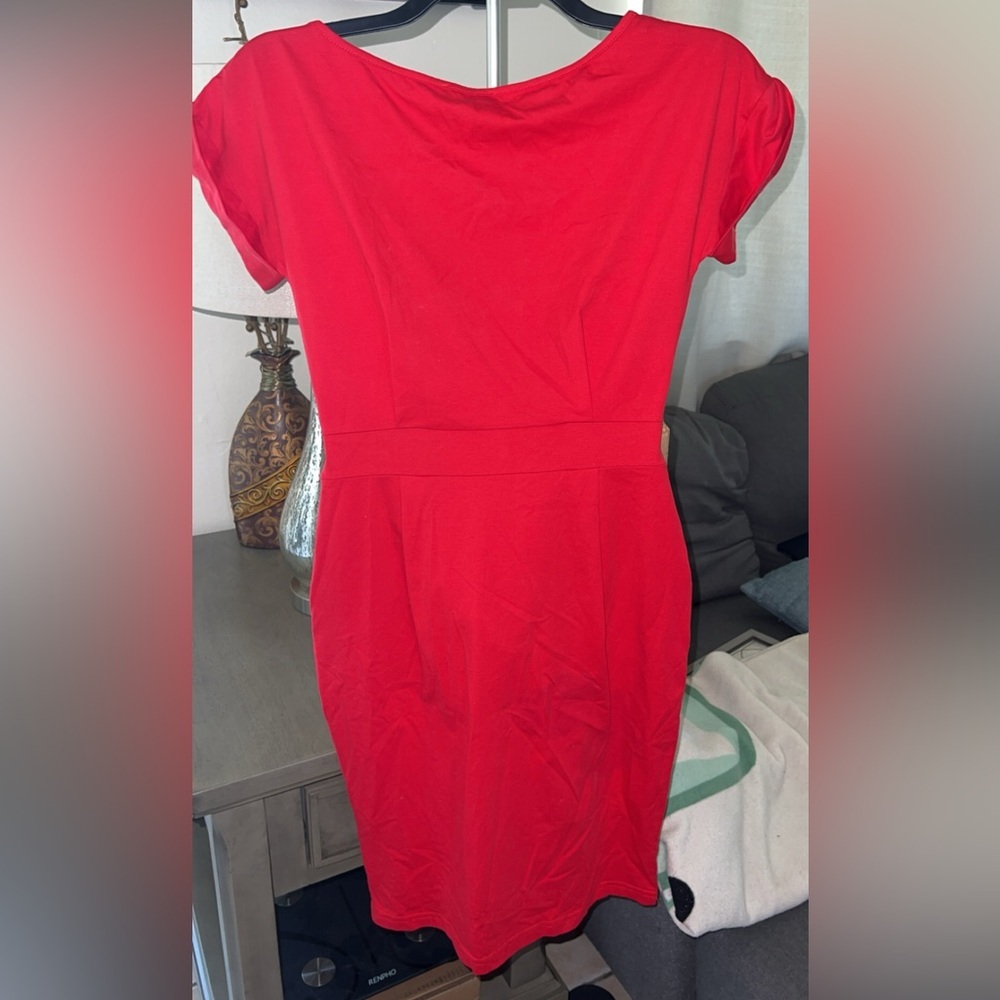 Red Dress - Picture 7 of 7